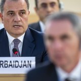 Le ministre azerbaïdjanais des Affaires étrangères Jeyhun Bayramov garantit que son pays est prêt à laisser passer des convois supplémentaires vers le Haut-Harabakh.